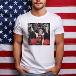 Aunt Sue Middler Finger at Trump Rally Tee Shirt